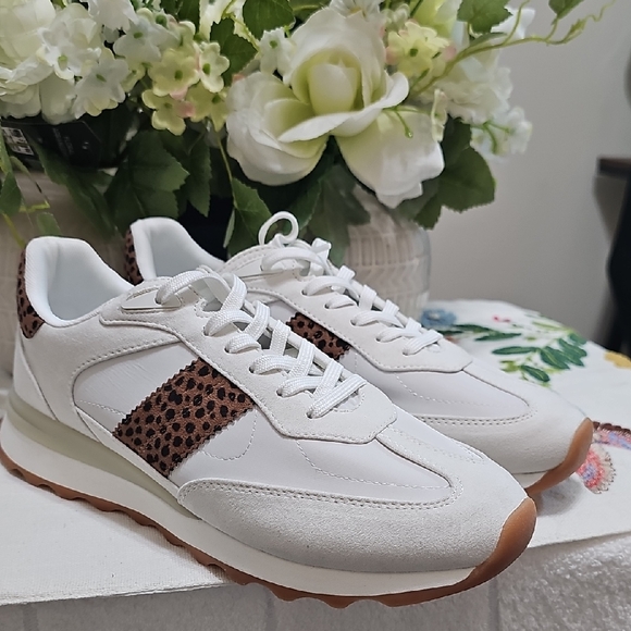 Steve Madden White Sneakers with Leopard Detail - Picture 1 of 4